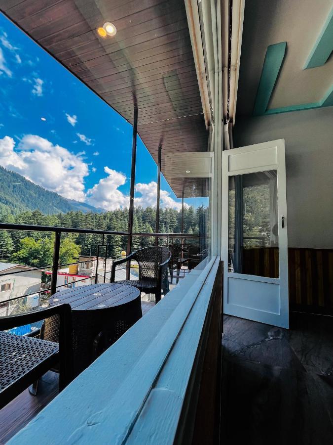 Apple Flower With Balcony And Mountain View Manāli Esterno foto