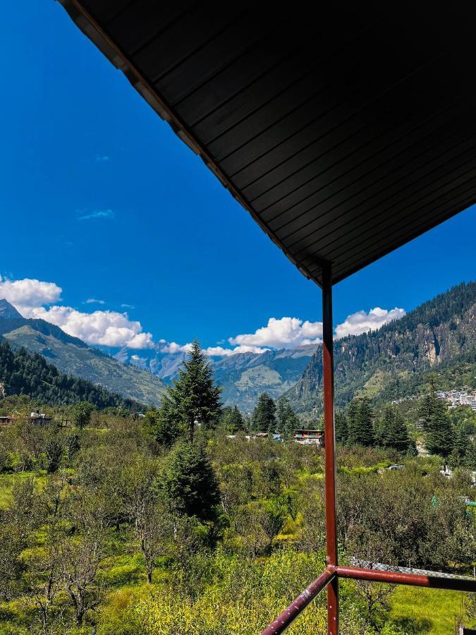 Apple Flower With Balcony And Mountain View Manāli Esterno foto