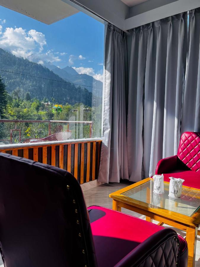 Apple Flower With Balcony And Mountain View Manāli Esterno foto
